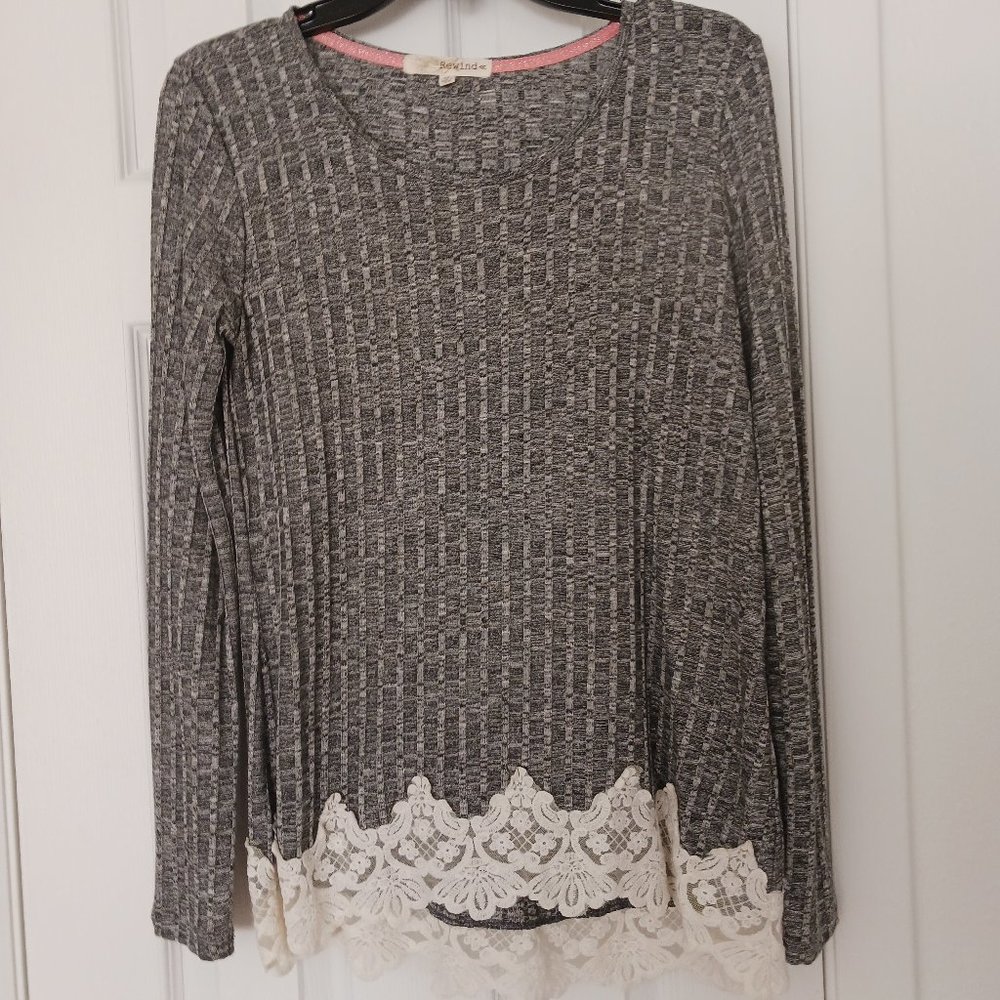 Rewind Womens Light Weight Black & Cream Lace Hem Sweater Top Size Medium